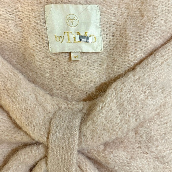 byTiMo Powder Pink Bow Sweater Soft
Fuzzy Alpaca Wool - Picture 7 of 7